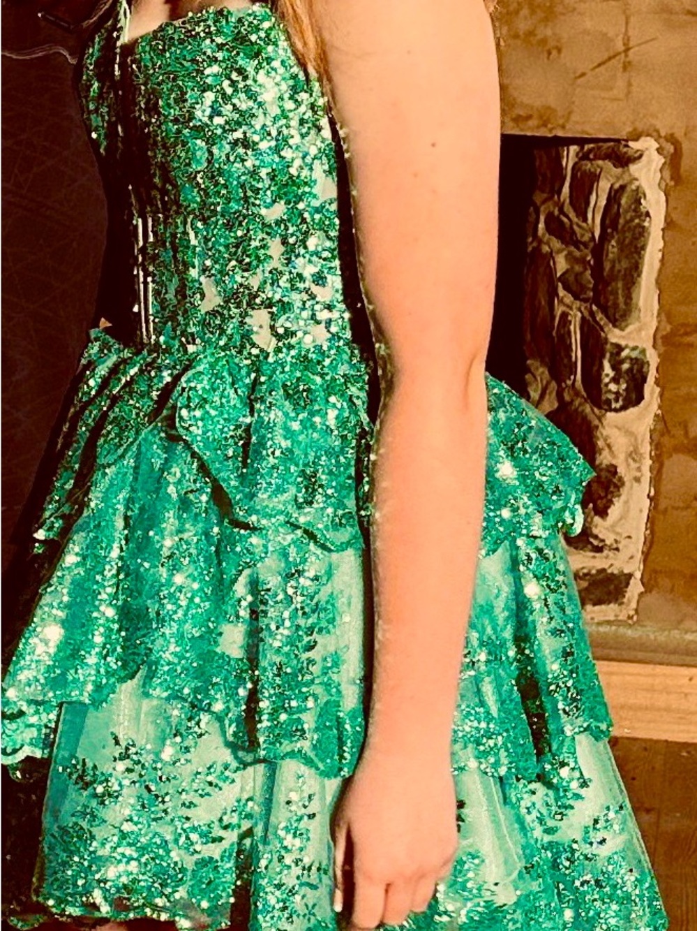 Gorgeous Amarra designer short dress in light green, new worn for 2 hours